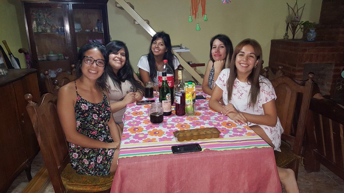 FloorNoblega's tweet photo. Como las amo ❤
Siempre así de juntas (: 
@UlloaKari @MiluuM @TatiianaRam @Inschneider https://t.co/RPfMQ4Enud