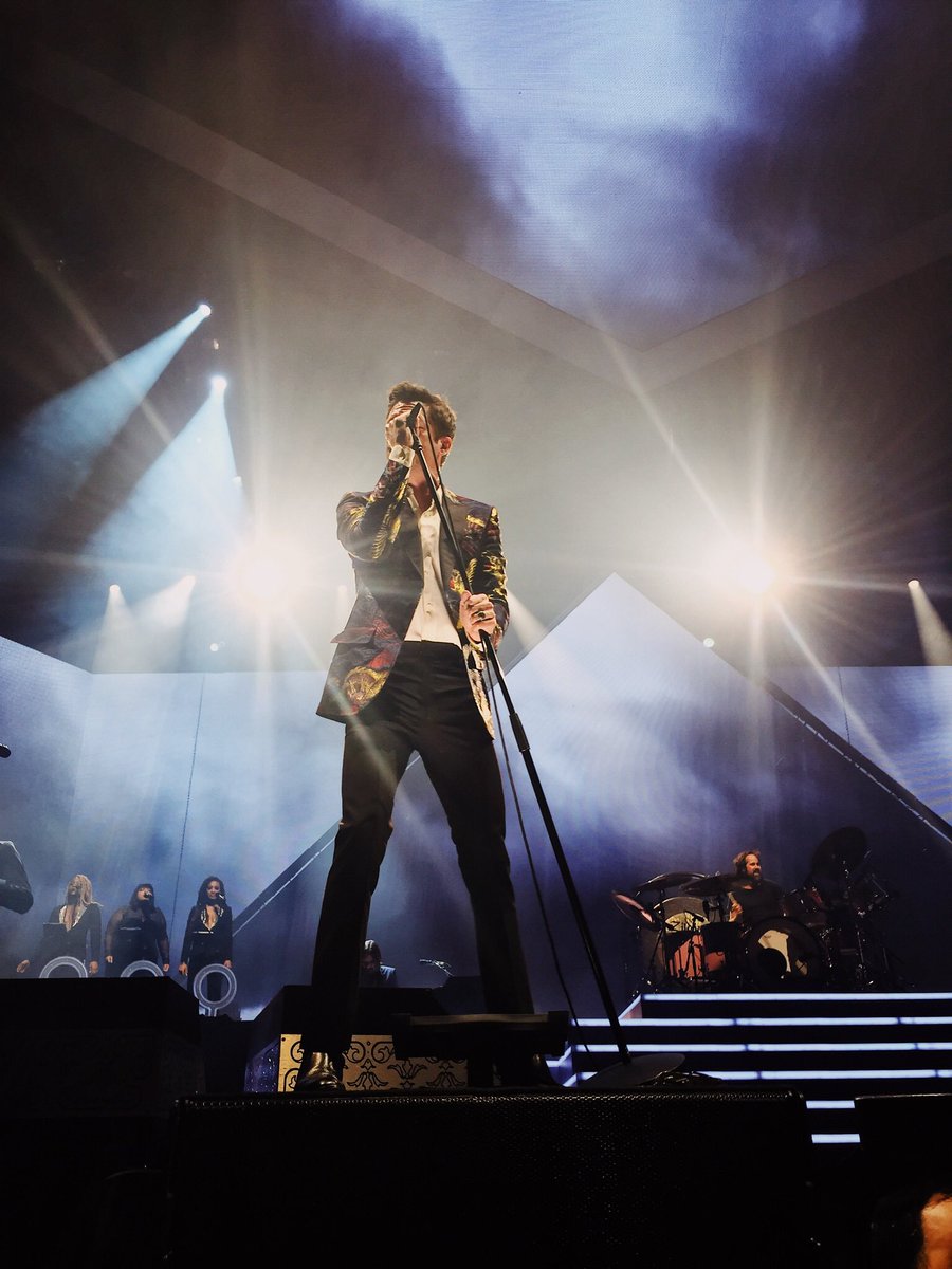 AngelleBelleza's tweet photo. brother just lean into the light 
@thekillers https://t.co/htCTJp7W1V