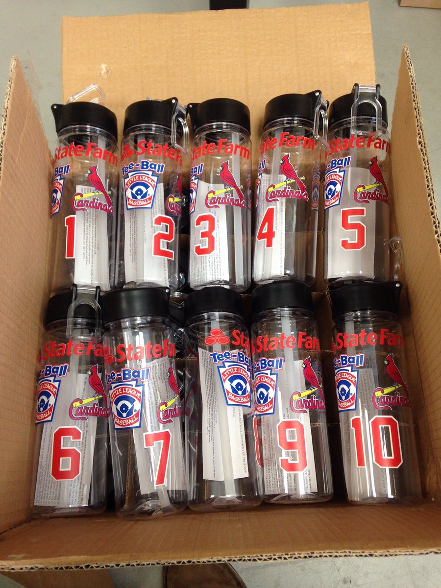 DCS_US's tweet photo. Football season is over &amp; baseball season will be here before we know it. Our applications team combined a Direct Jet #UVprinter + #EasyCyl attachment for #BottlePrinting + variable data capabilities to produce #CustomBottles for a local Tee Ball team. https://t.co/QNxsUtsdW8 https://t.co/t2Jwvi2ish