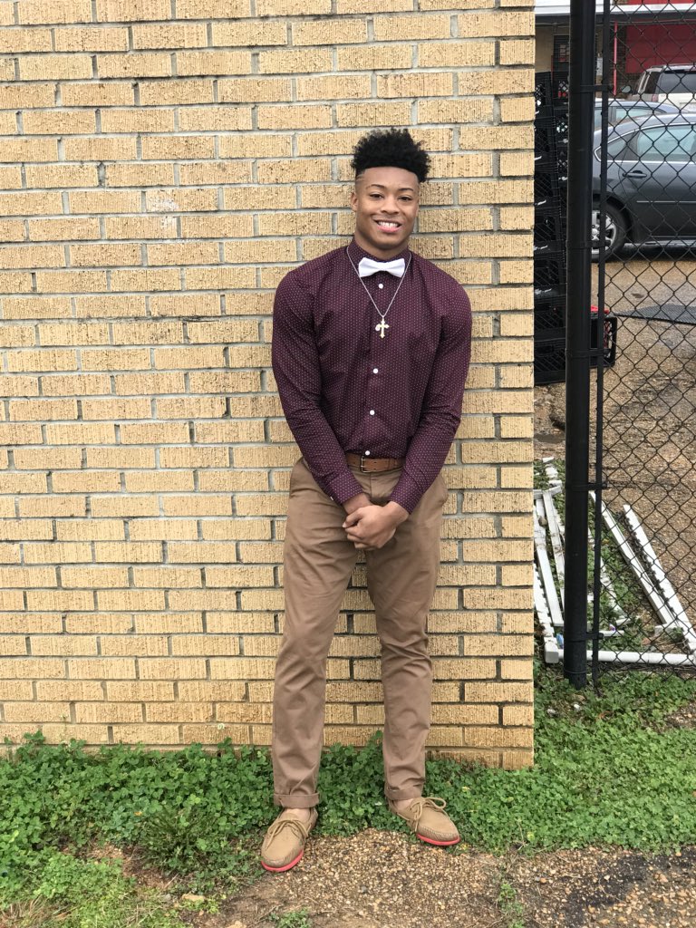 _DrizzyDre5's tweet photo. Blessed to be an Eagle 🦅 https://t.co/nofSvdt5c3