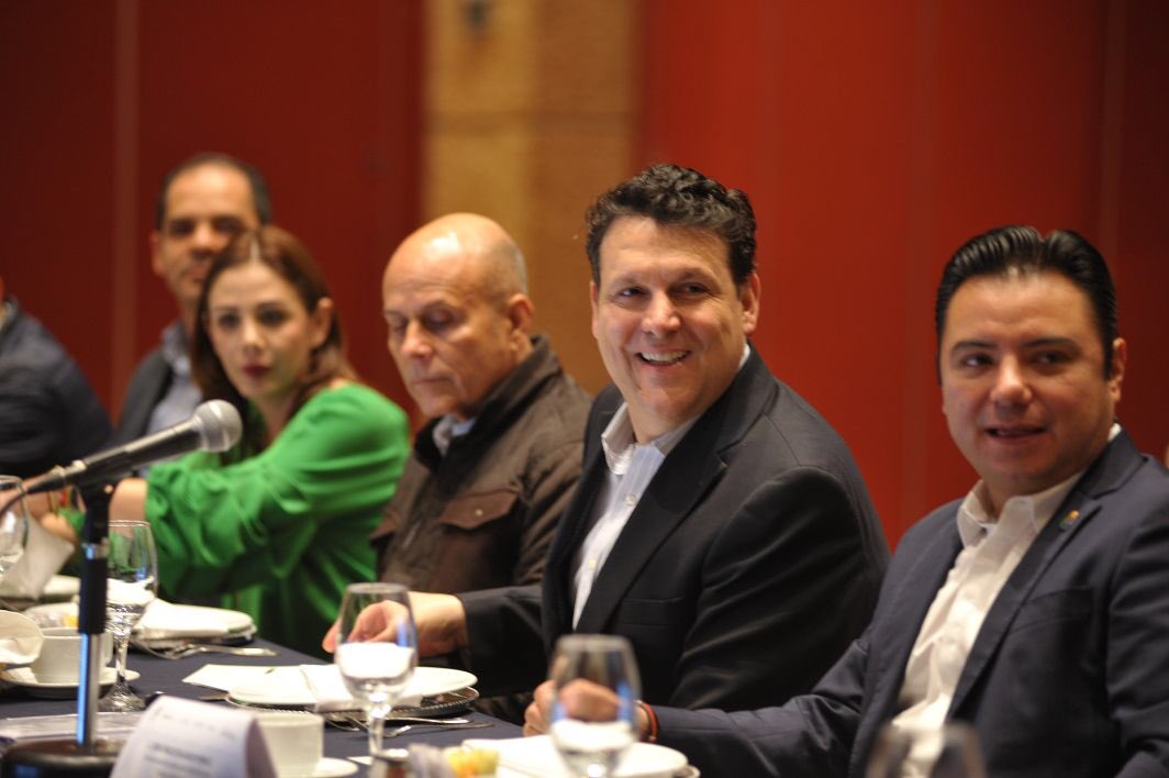 ADelgadoAyala's tweet photo. Asisto al Encuentro Empresarial para el Desarrollo Económico del Estado de #Morelos. https://t.co/yMNY2G023f