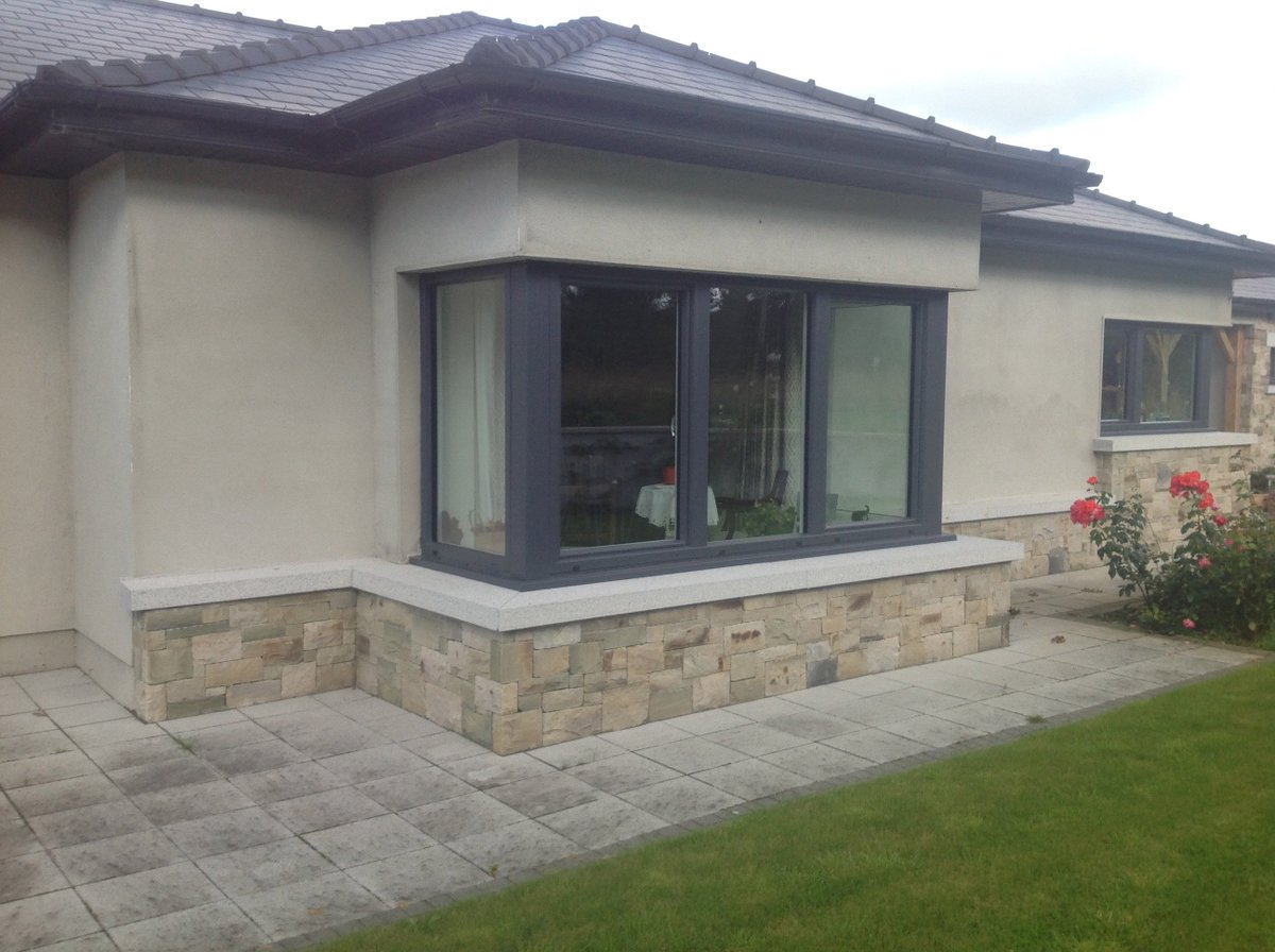 KBLowEnergyHome's tweet photo. #NIVEAU Alu Clad windows. Comforting natural wood inside, easy-to-clean, weather resistant aluminium shell outside. https://t.co/T5p9qsDbEV