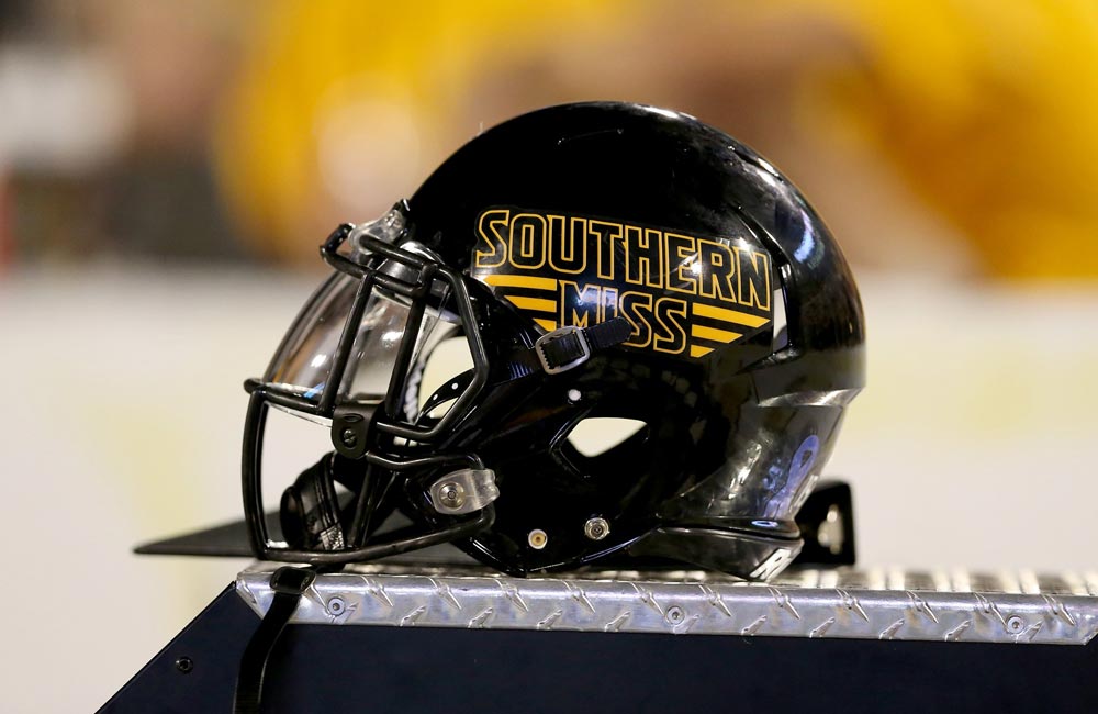 payder1's tweet photo. I am beyond excited to announce I will be continuing my academic and athletic career at the University of Southern Mississippi! I want to give a sincere thank you to everyone who has been here along the way! #SMTTT #CodeBlack18 #NSD18 https://t.co/xTMN7qNep1