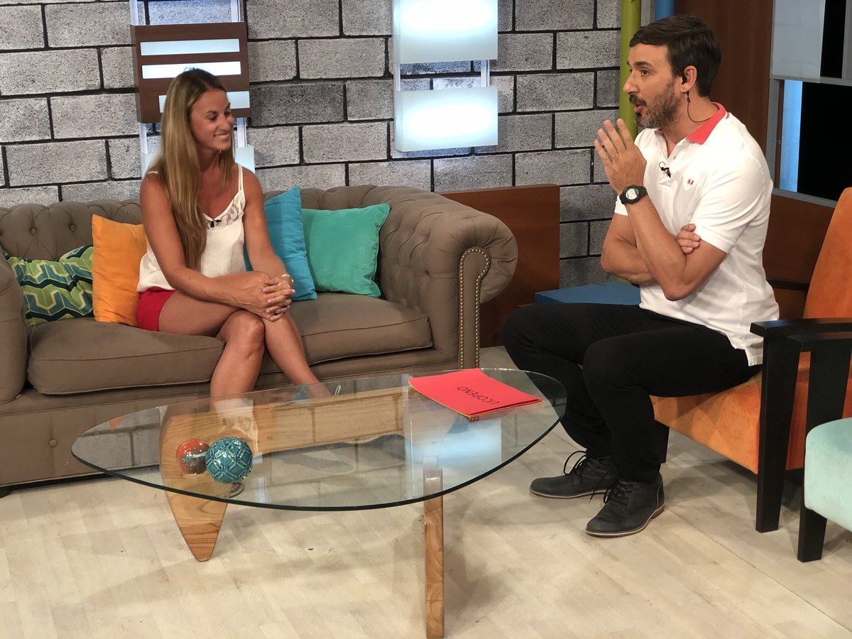 Hoy en #Ddiez, recibimos a <a href="/FernandoArambur/">Fernando Aramburu</a> para hablar sobre su libro #LaPatria. Nuestra nutri Estefania Ferrarello nos presentó los alimentos que contienen antioxidantes y también, nos visitó Diego Pérez para repasar su carrera y contarnos cómo va la temporada en la ciudad.