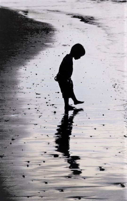 "See me here
see me there."
- Mark Buchanan

photo source: 
Elisa Gonzalez- Menaldo