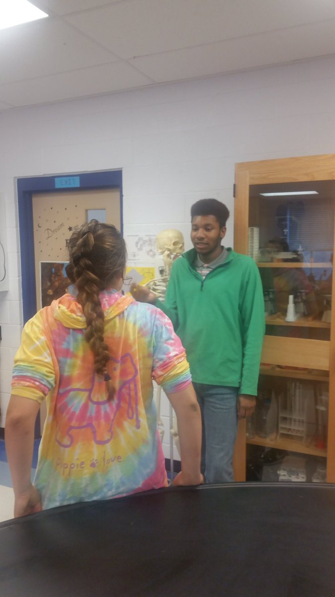 krob5570's tweet photo. Quiz-quiz-trade review for Biology test! #ahsengagement https://t.co/HlzGLt1GaR