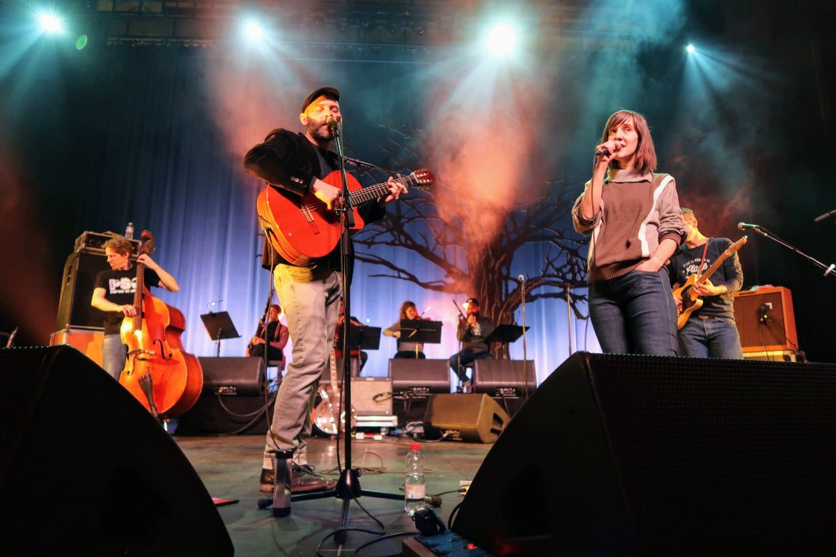 Enchanting sounds coming from our main hall! BaliMurphy will play tonight at AB. Still some tickets available: bit.ly/2ouTjLu #BaliMurphy #ABconcerts