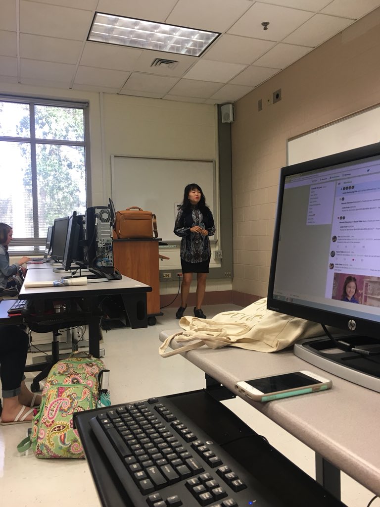 ks2687's tweet photo. My awesome professor Dr. Kim in our classroom teaching us how to get our tweet on! #EDUC3100 https://t.co/ePy7EB5CCx