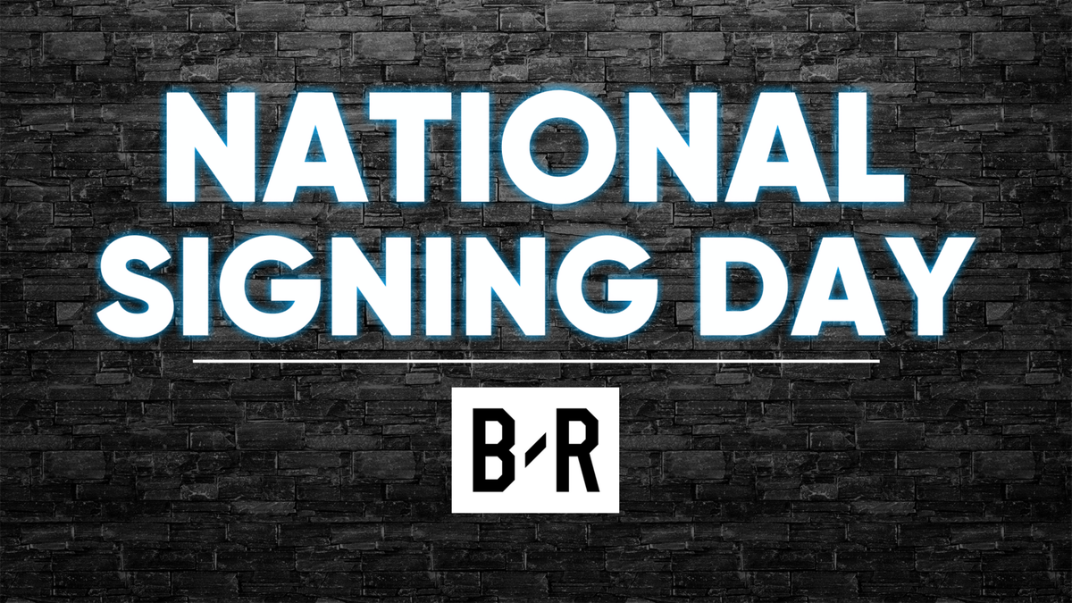 FNLiveCFB's tweet image. Join @InTheBleachers and @Stephen__Nelson on Facebook Live breaking down everything you need to know about National Signing Day 2018 facebook.com/bleacherreport…