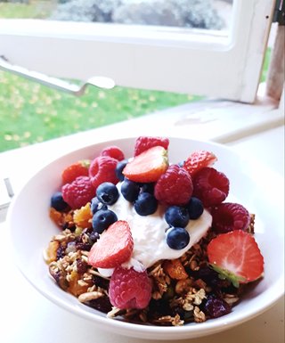 HACRepairs's tweet image. Perk your mornings up with this winter pistachio and cranberry granola. 
It's super simple, check out the recipe at @BellingUK ❄️
belling.co.uk/conversation/r…