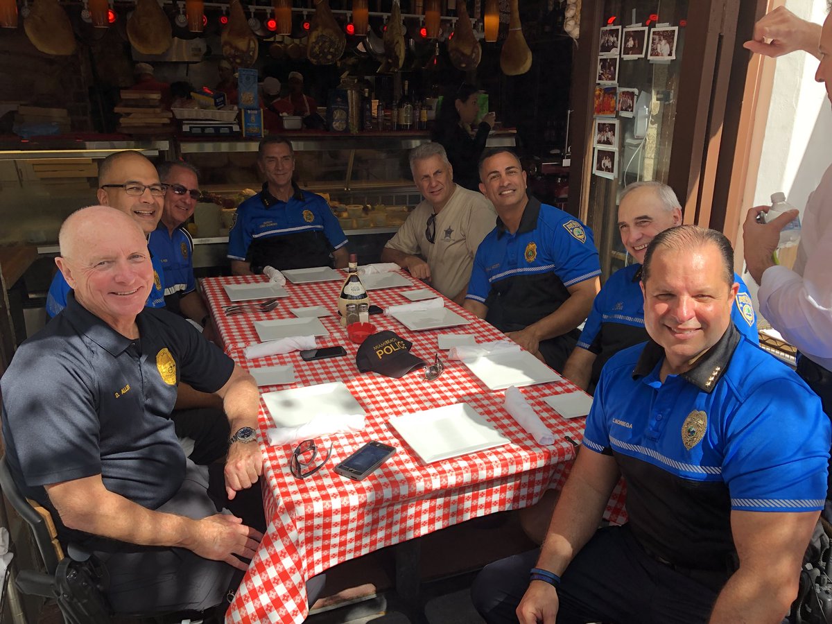 DanielJohnOates's tweet photo. Enjoying a great meal @OnEspanolaWay after our #UnityBikeRide! https://t.co/a17E0kQSLC