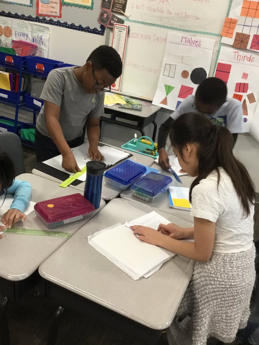 mrshudnall_tx's tweet image. Having a debate about fractions! They are trying to prove their answer to convince the opposing side!#JPEPantherPride #talkingaboutmath
