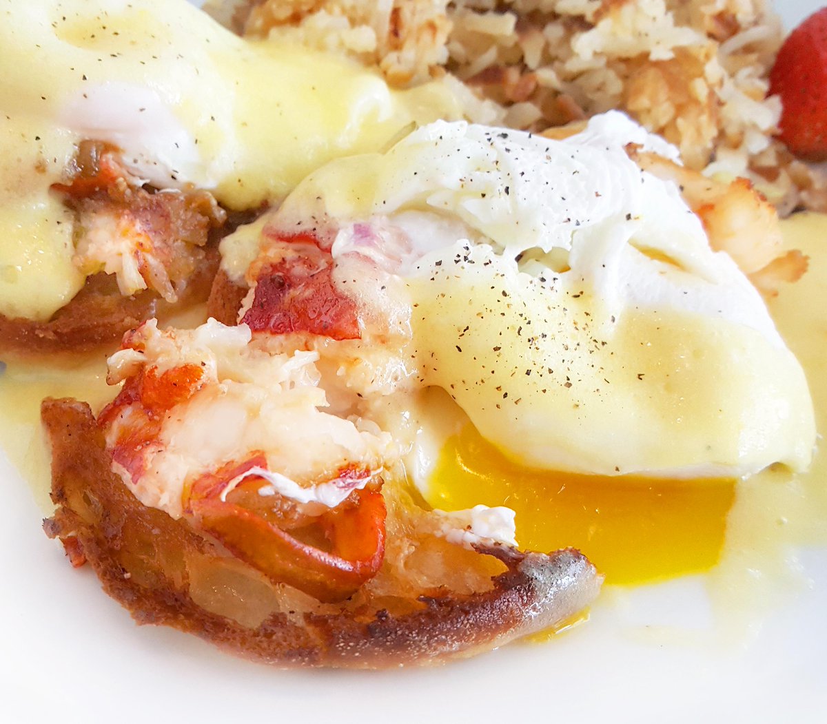 Who wants to join me for Lobster Benedict this morning at the <a href="/AlgonquinResort/">AlgonquinStAndrews</a>   It's just another reason to @SeeNewBrunswick and discover its beauty and deliciousness!  bit.ly/2vPlerP #travel #Explorenb