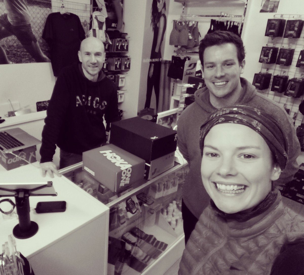 Rebel_PT's tweet image. Good catch up and shopping trip in @TheRunningShop With Andrew Gordon today! #RebelLife #RunRebelRun #Aberdeen #TheRunningShop