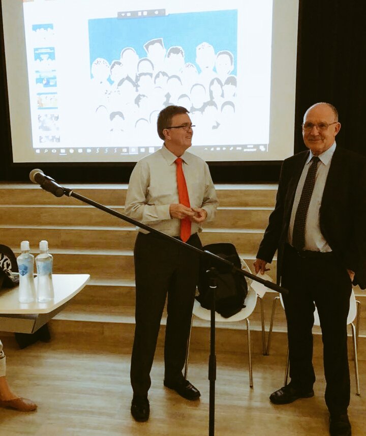 The highly acclaimed Aarnout Brombacher has joined us tonight to give our parents an informative talk on mathematics #SteynCitySchool #SCS <a href="/Brombacher_ZA/">Brombacher & Associates</a> <a href="/Aarnout_Brom/">Aarnout Brombacher</a>