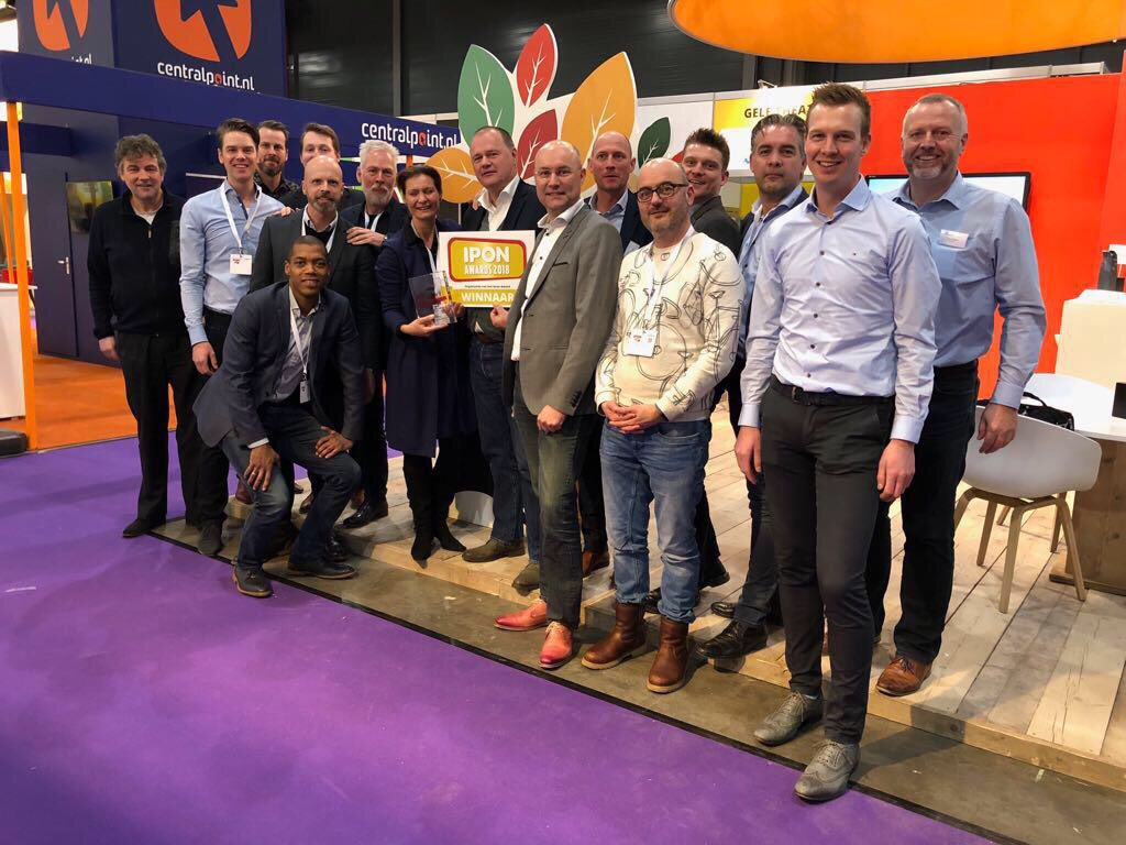 derolfgroep's tweet photo. Yes! @ZuluconnectN heeft de IPON Award 2018 gewonnen in de categorie Innovatie van het leren Award onderwijsbreed. Wij zijn superblij! Bel of mail ons als je wil weten wat ZuluConnect voor jouw school kan betekenen. 
https://t.co/QOhCME9v9M https://t.co/EJbN5XFZWC