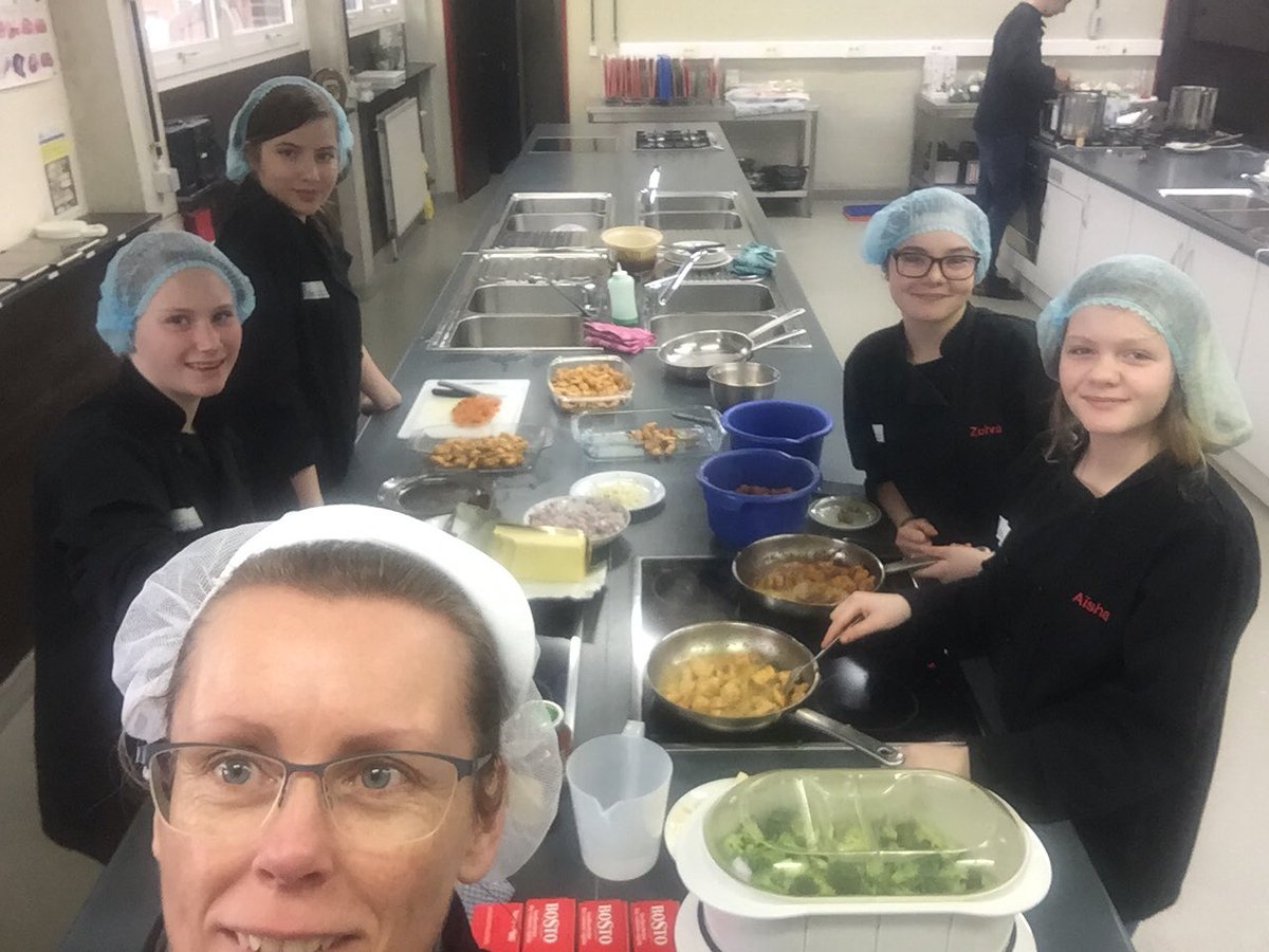 NeleRabau's tweet photo. @GO_MSNieuwpoort @Multraship @StadNieuwpoort @DaveDavdv @Bo_Lowagie @wesdvl En van de catering! https://t.co/Azz3REIMzb