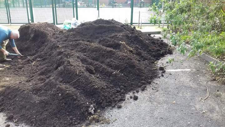 Labourstone's tweet photo. @wfcouncil free #CompostGiveaway is back! Starts 28th Feb.- 2nd Mar. 4 locations across #WalthamForest #ChurchLaneCarParkE11 #LowHallSportsGrndCarParkE10 #JohnBeanseCtreCarParkE4 #LangthorneParkCarParkE11 #Enjoy https://t.co/YbYjA7uNUX