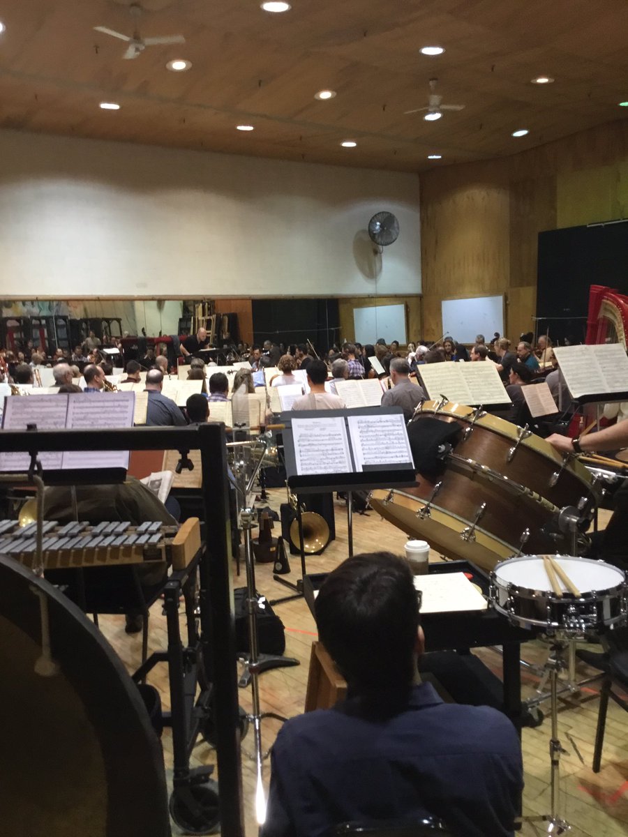HeldenMommy's tweet photo. Current view from the office.
Yeah..just me and over 100 of my friends. No big whoop. (@nezetseguin & @METOrchestra y'all sound OFF THE HOOK!) @MetOpera #METElektra #LuckiestSopranoOfAll https://t.co/YP1Kr8eQ4e
