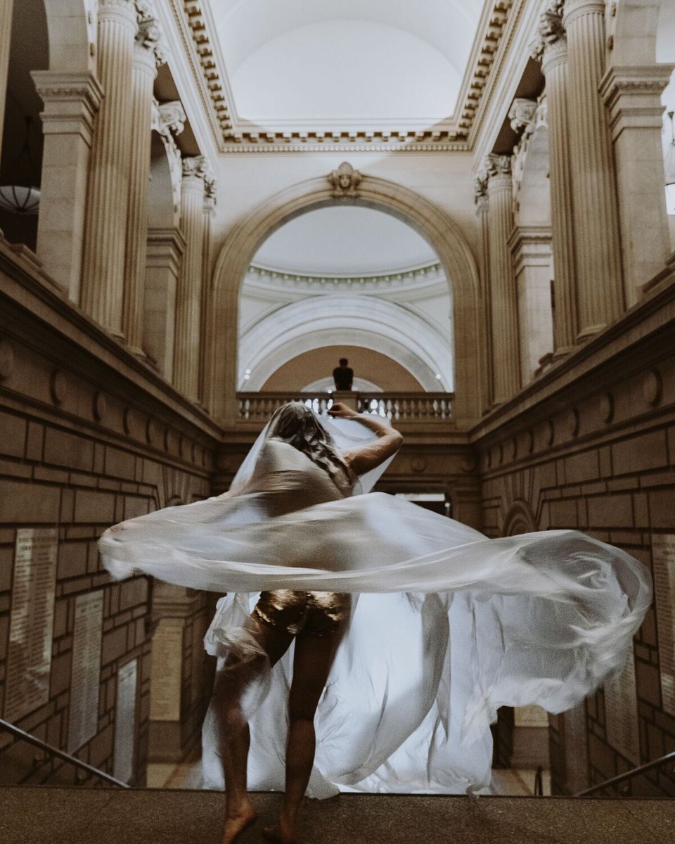 gallimdance's tweet photo. We're still marveling at the magic created at last week's photo shoot with #CamerasandDancers. A few of our favorites by @oveck.
#GALLIM #GALLIMdance #MillerattheMet #emptymet @metmuseum @gallimdance https://t.co/H1yzzjhDYQ