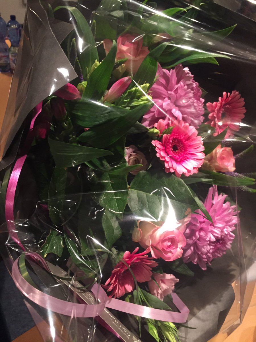 Mondzorg8erhoek's tweet image. Bloemetje van nieuwe opdrachtgever 😊😷😁