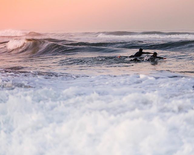 ChadRoffey's tweet photo. First light.
.
.
.
.
#dawnpatrol #surf #surfing #surfermag #waves #oceanbeachsf #oceanbeachsurf #ob415 #outersunset #sanfrancisco #sfgate #fall #norcal #wildernessculture #Wave #surfphotography #surfphotos  #a7riii #sony https://t.co/3b4s50JcRE https://t.co/ls7jdwFOmf