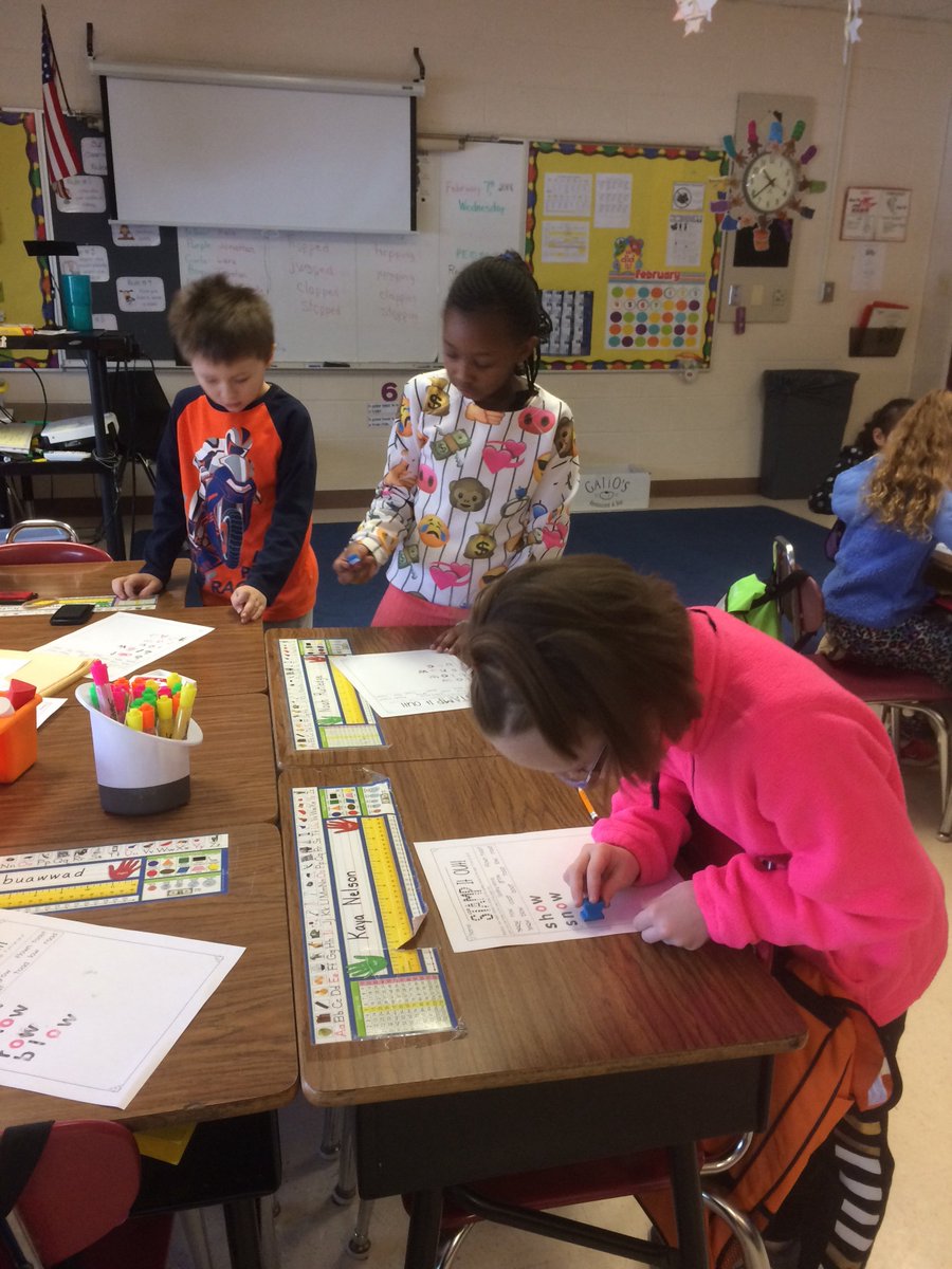 TEdging's tweet image. My little ones were so engaged and excited with their news centers! Thank you to the Curriculum Dept for your help! #D109Pride😄