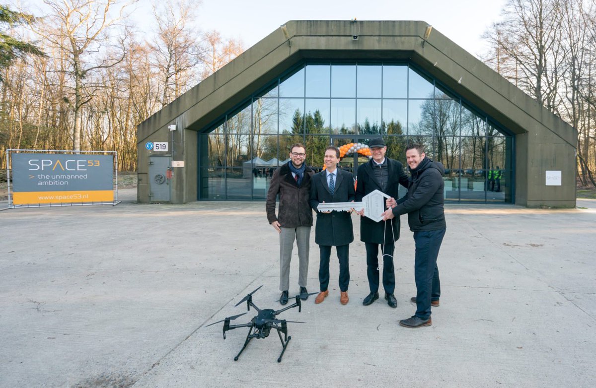 HTSPnl's tweet image. “Wij zien bij Consolid dat de digitalisering en robotisering van onze samenleving kansen bieden op nieuwe banen in onze sector” #Space53 #drone #TechnologyBase #Drones hightechsystemspark.com/opening-space5…