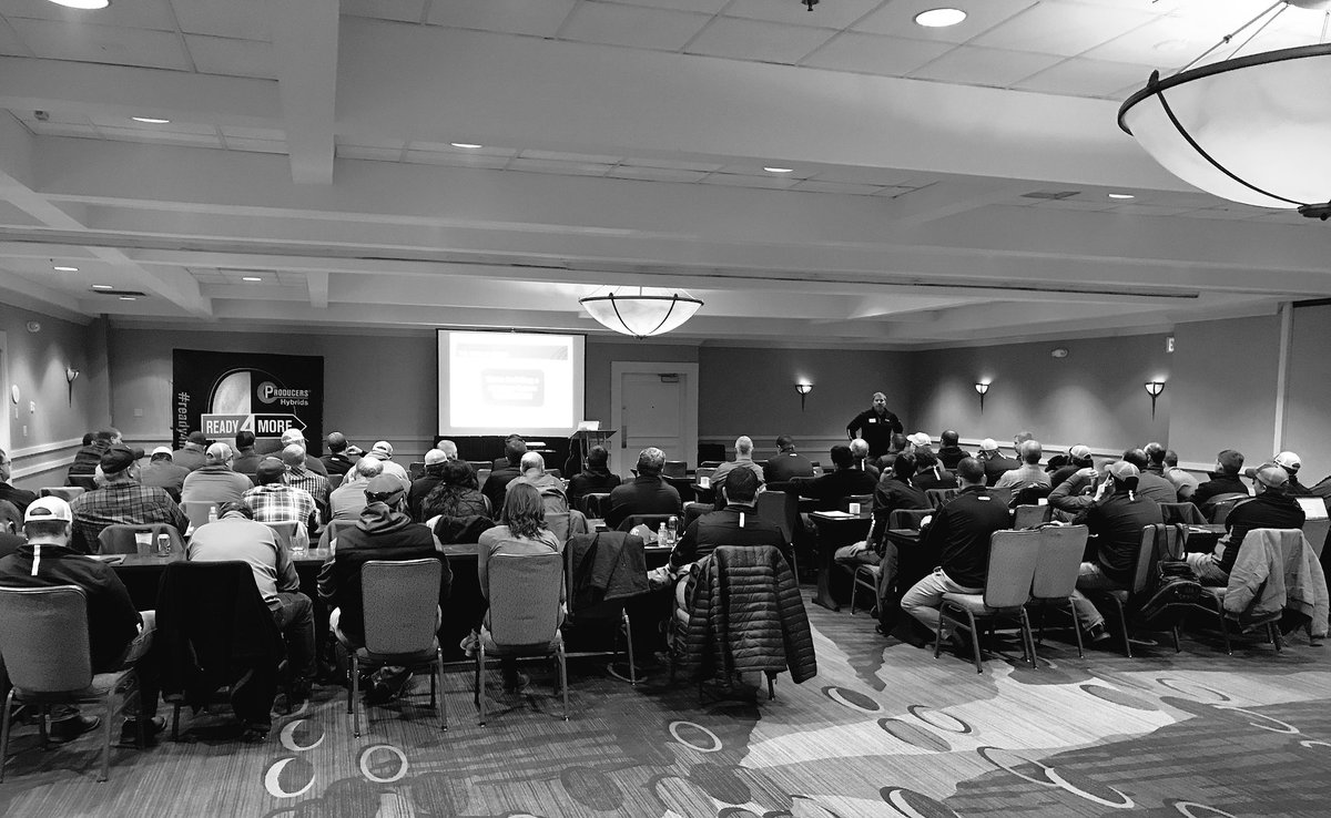 TheUnTinyTim's tweet photo. @ProducersHybrid #Learning with the best makes us better. #TwoWayConversations help us grow. @SeedStroy will be ahead of the game for #plant2018 https://t.co/5h9e5zARhW