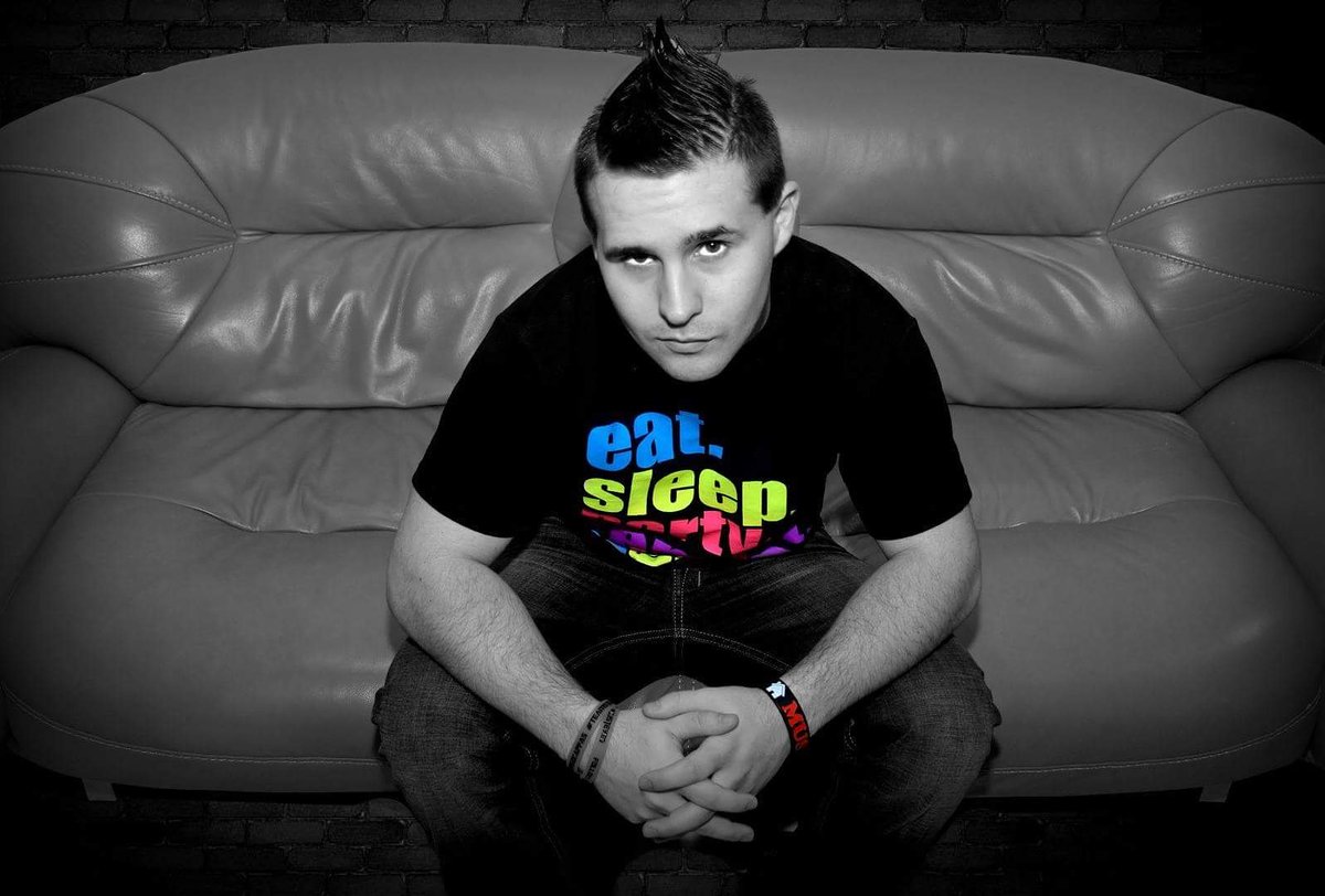 djsteveocappas's tweet photo. Make sure you follow my media and go get some hot ass banging music! More music is coming soon!!! 🔊🎧🎵🎶 DJ Steveo Cappas

#TeamSteveo #djsteveo #dj #edm #edmvibes #EDMNation #EDMfamily #electronicdancemusic #housemusic #afterhours #club #behindthedecks #workhardplayhard #NYC https://t.co/c8h1Sk50rI