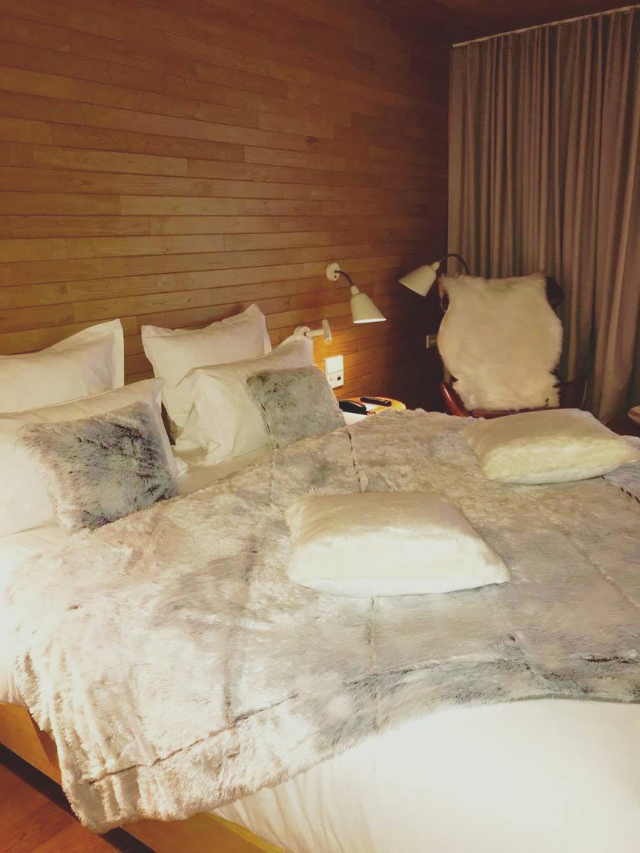 🏹 Succombez à la tentation pendant la #SaintValentin et vivez un séjour hors du commun dans La Cabane ! 
 💗 Petit + la Lovebox "les 9 péchés capitaux" avec ses 9 accessoires coquins ! 
#Love #9hotelCollection #design #deco #lacabane #Paris #ParisSousLaNeige