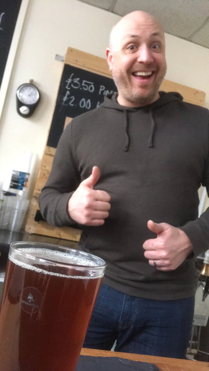 tomosandlilford's tweet photo. Tap takeover @pen_and_wig on now. Say hi to Jim and marvel at his thumbs. Ewch draw i’r @pen_and_wig am beint, dydwch helo i Jim, di o’m yn brathu. https://t.co/hUkyd5aGdV