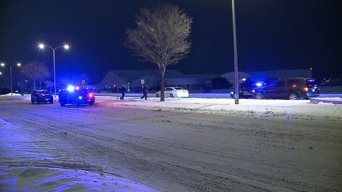 PaulFarris_org's tweet photo. Nice! Great use of @OnStar #PursuitReductionTech! Seven in custody after #policechase in Milwaukee. @PursuitResponse @Pursuit4Change https://t.co/f15bqEAL17 https://t.co/GOLmq19qR0