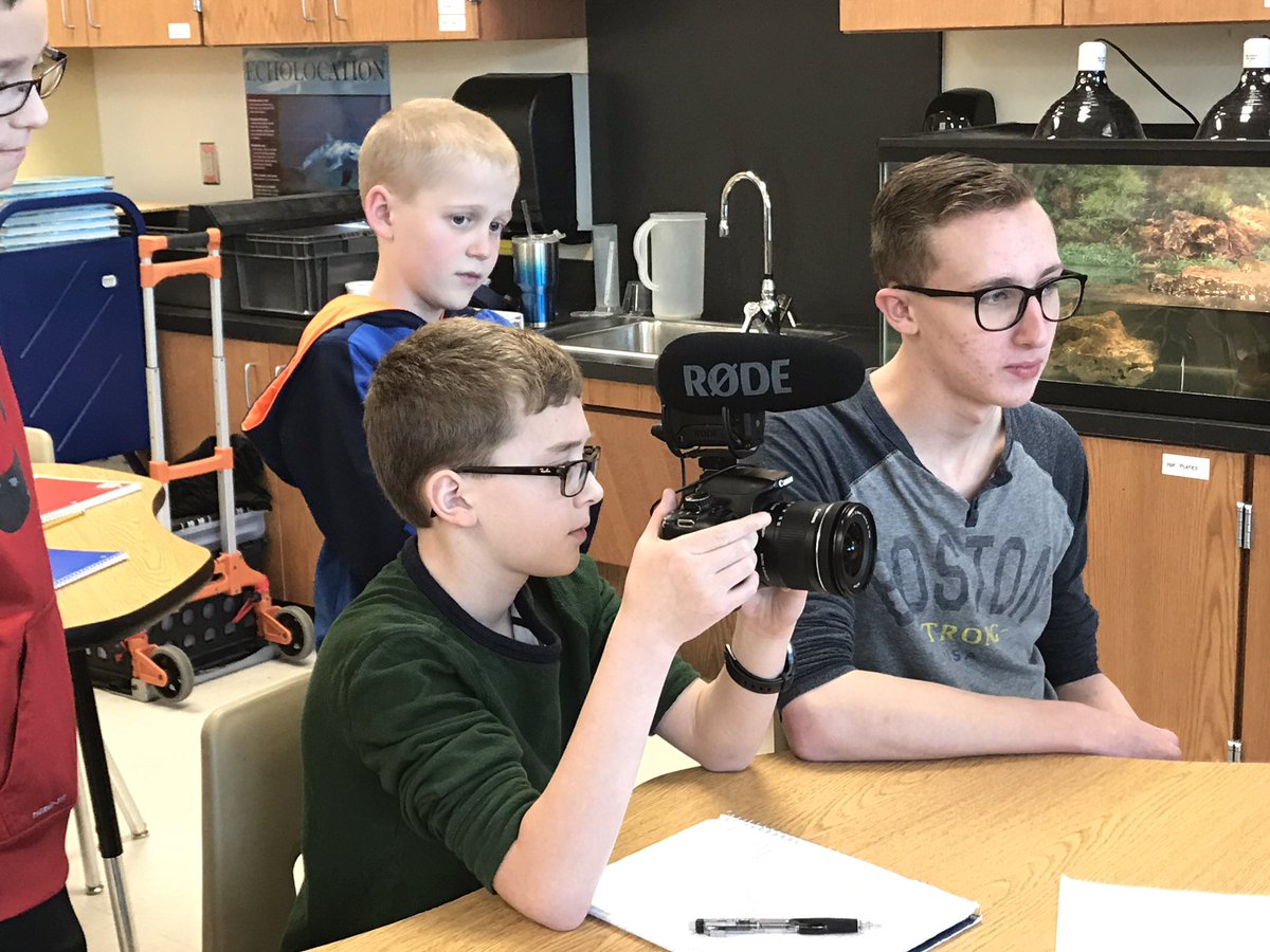 JCKTTV's tweet photo. Jacket TV partners with Stevenson Elementary future broadcast students 🐝🐻 https://t.co/DHPSw9MhAw