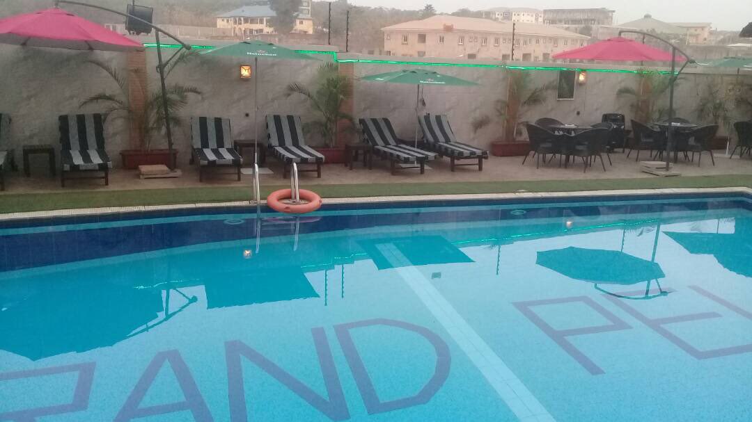 grandpelahotels's tweet image. Sun setting over our pool this evening! 

See you soon for our pizza buffet 🍕 

#GrandPela #Unmatchedexperience