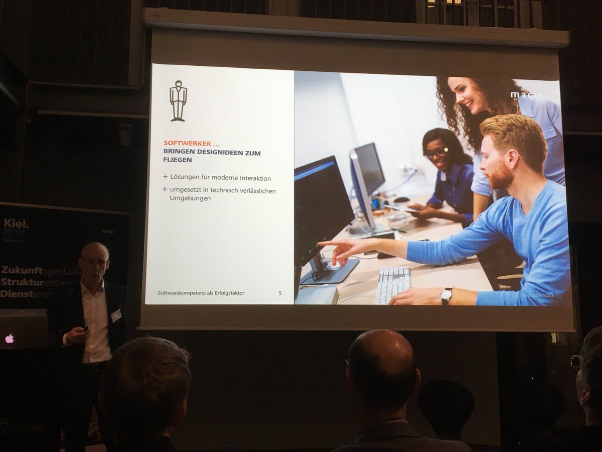 lennartwulf's tweet photo. Softwerker bringen Designindeen zum Fliegen #macio @MuthesiusKH @Cluster_DiWiSH #DesigninSH https://t.co/U6R6waKNez