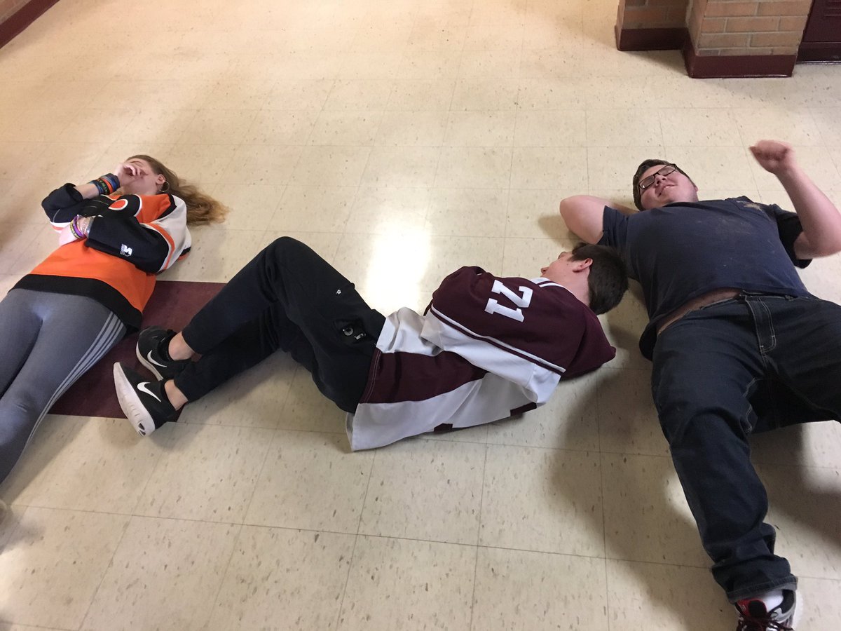 carrie_eby's tweet photo. Creative MHS #mhscharityweek2018 https://t.co/fr88D2YJhe