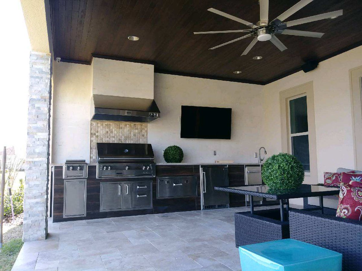 MissionOutdoor's tweet photo. Mission Complete!
We took a plain Jane patio and transformed it into this amazing space. Floors, ceiling, columns, wall, everything got touched. We love what we get to do. https://t.co/wKrVPEhKaY