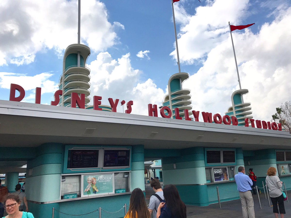 Talking_Magic's tweet photo. Hollywood Studios! What's the first thing you do when you arrive?! β¨#WaltDisneyWorld #HollywoodStudios #TalkingMagic #Blog #Podcast #AllThingsDisney https://t.co/JvcBw3wymo