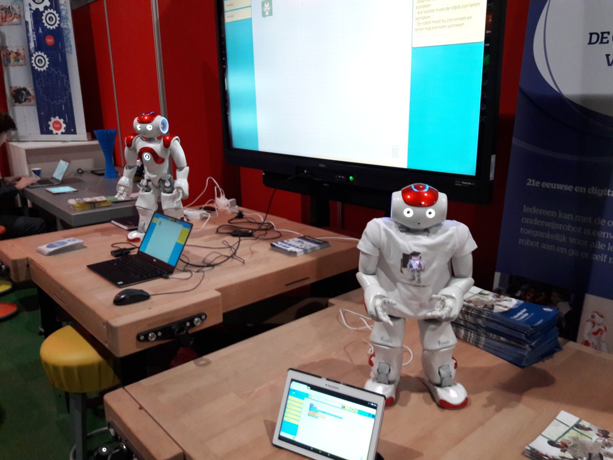 robotsindeklas's tweet image. De Robotsindeklas staan ook op de #IPON. Kom zelf ervaren hoe makkelijk het is om robots te programmeren in De Klas van de Toekomst!