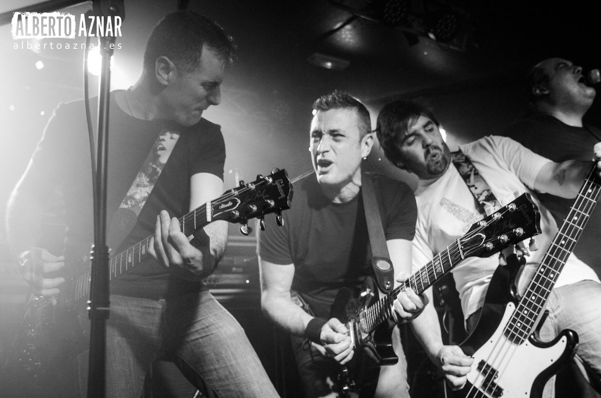 Maskerock's tweet image. Ya tenemos las fotos del concierto de @Benitokamelasof en la @salamarearock del pasado 26 de Enero! Más en flickr.com/photos/2135239…