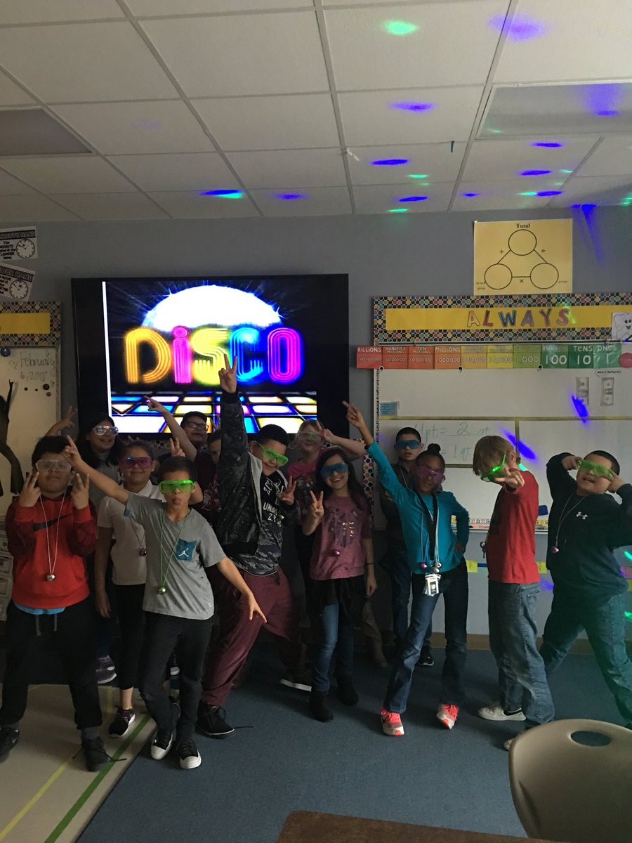 tuckertotsin106's tweet image. Llamas went to the converting disco today! Bring on those dance moves! 💃#soul train #llamasdoingwork #groovymath #henriehawks #HenrieElementary #mesq4th