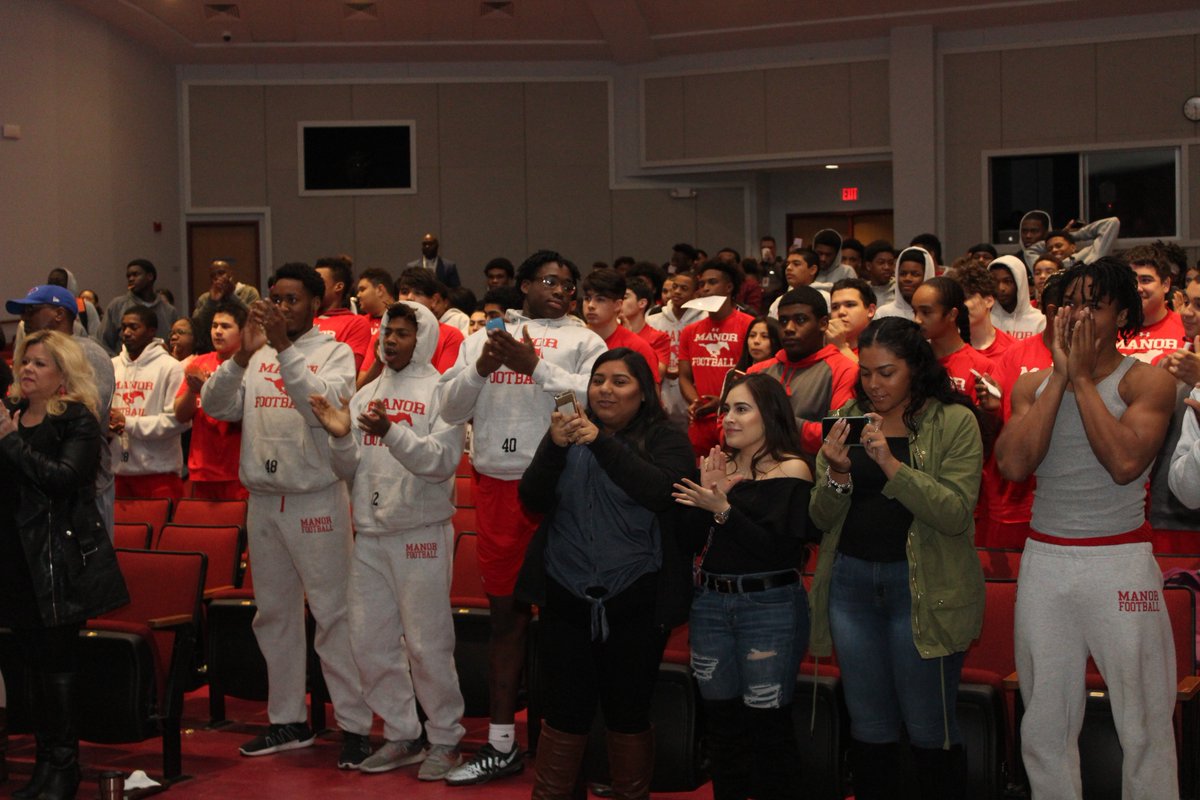 Congrats to Seniors Prince Umanmielen, Anthony Hill, Jeremy Fowler &amp; Latremont McCutchin Jr. for signing their letters to play college football on #NationalSigningDay2018 #WAMM #MustangPride #DestinationManor bit.ly/2Bgspw3