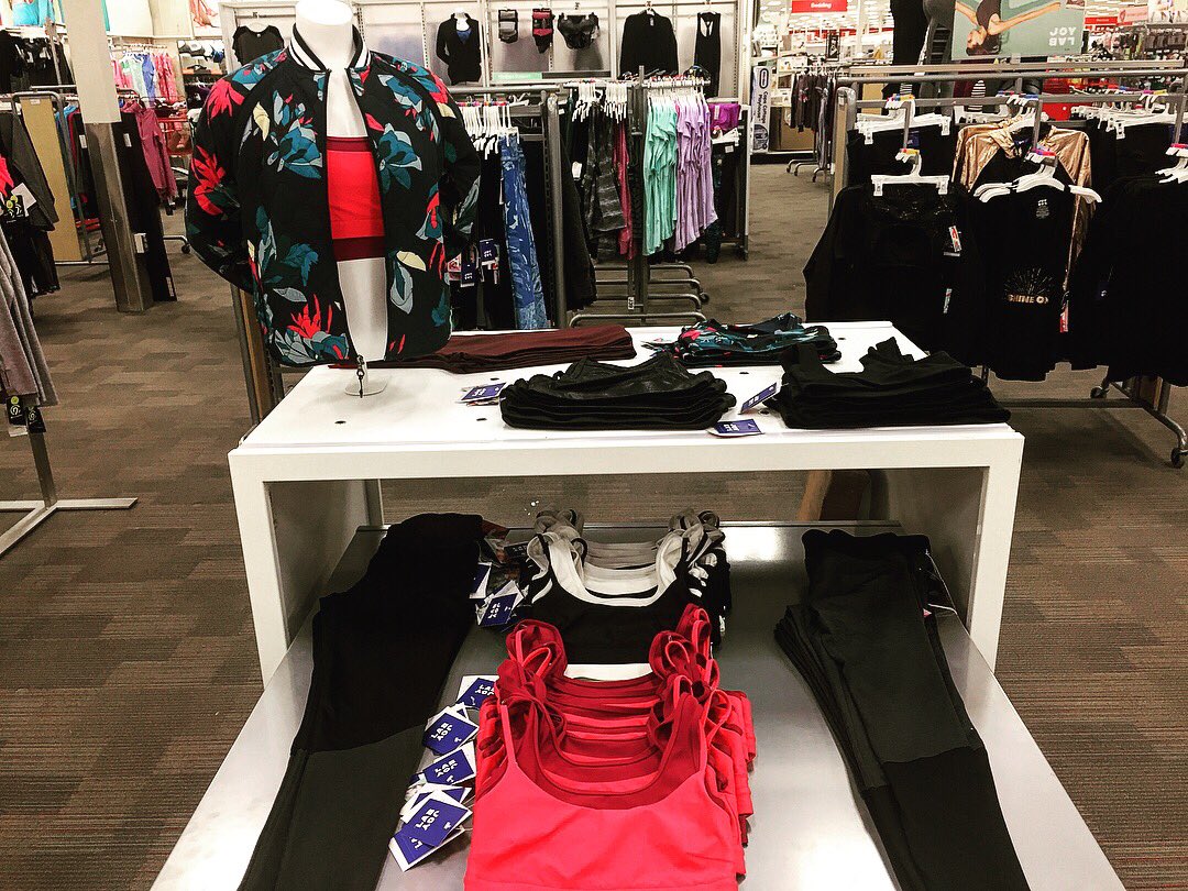 Had a blast today checking in with my most recent trainee and Bridesburg’s new Visual Merchandiser, Tyneesha! Created some fresh focals 💕 Thanks for having me store 2075!!!! See you soon! #g493sofreshandsoclean #t2075 #target #teamtarget #WeAreTarget #vmtarget #vmtl