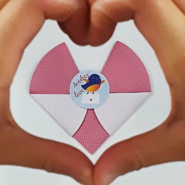 fablossom's tweet photo. Don't forget, Valentine's Day is a week away! ❤

#fablossom #valentine #valentines  #valentinesday  #loveu #iloveu #iloveyou #heart #hearts #paperflowers #paperflower #papercraft #papercrafts #papercrafting  #flowers #flower #crafting #crafts #crafte… https://t.co/vN3gX79Il3 https://t.co/donNu77sEk