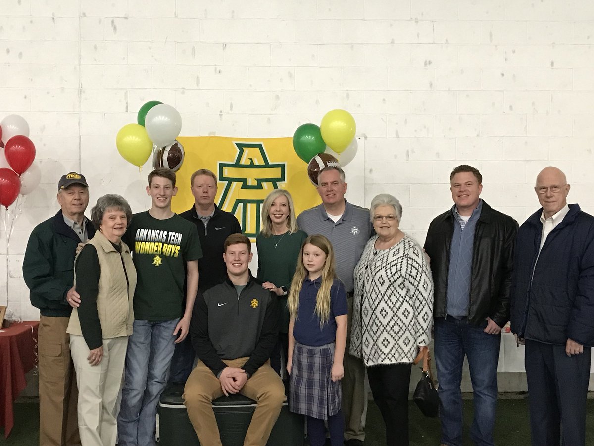 23Renee's tweet photo. Proud of Luke Curtis on National Football Signing Day #proudmom #AnTeUp18 https://t.co/ot9GqliSOG