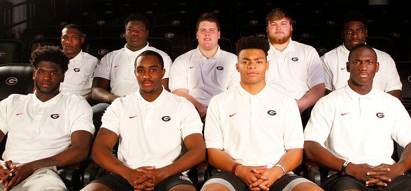 marcweiszer's tweet photo. Say hello to Georgia's nine early enrollees. They posed for a photo with the school. https://t.co/iz3CFIqSsF