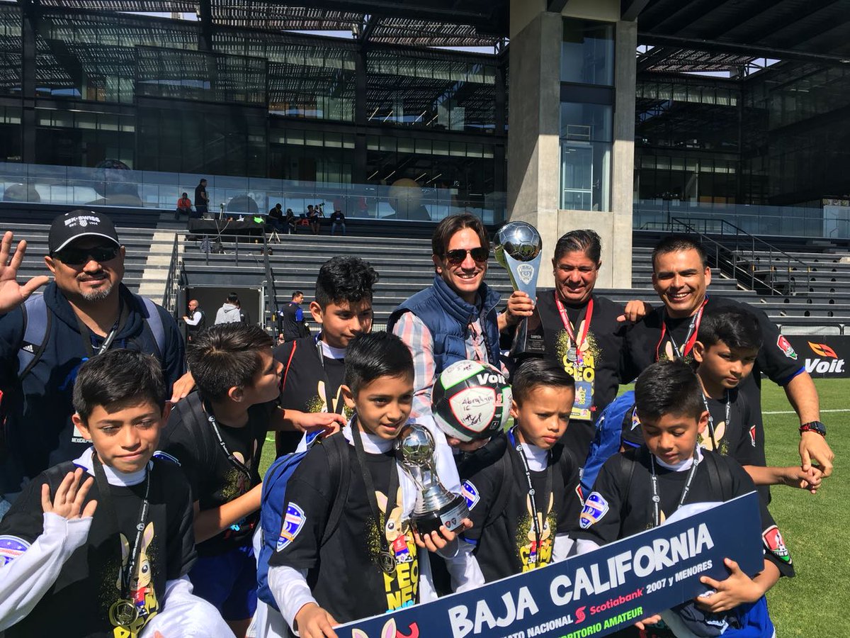 BrunoMarioni's tweet photo. Más de esta maravillosa experiencia del día sábado, con estos increíbles niños #elfuturodelfútbol @SectorAmateur https://t.co/lCzhXjR2m0