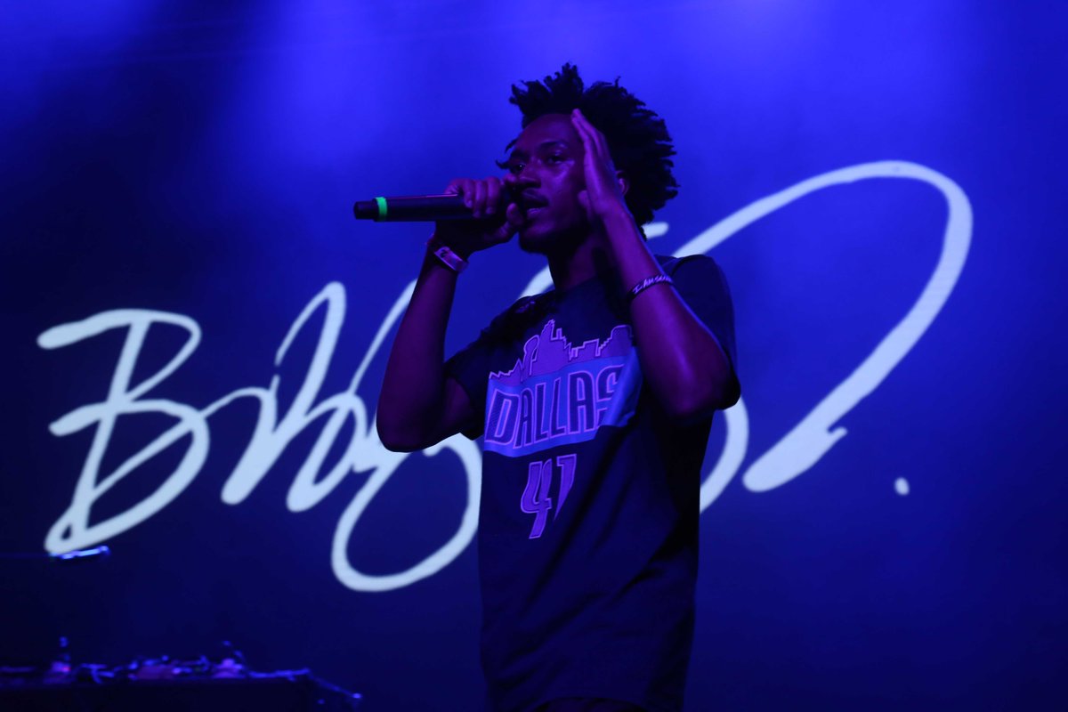 Congrats to our friend <a href="/BobbySessionsTX/">Bobby Sessions</a> for signing to @DefJamRecords today! #MavsFam