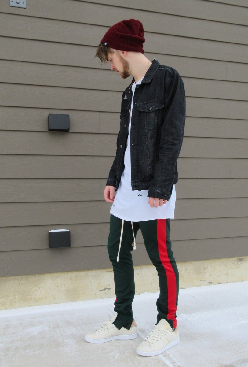 jeff4magic's tweet photo. Today I break down my winter outfit essentials and talk about getting the best deals : #Jeff4KicksBlog 

https://t.co/4lt9XI8rB1 https://t.co/hKy9fIF0gC